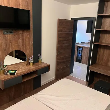 Apartment 4u *