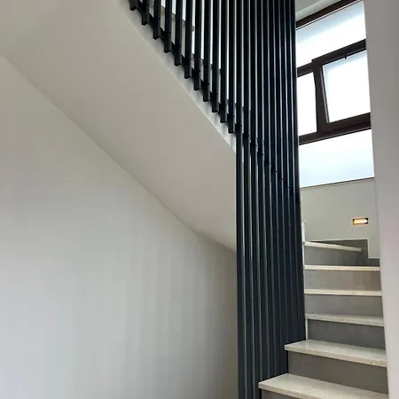 Apartment 4u *
