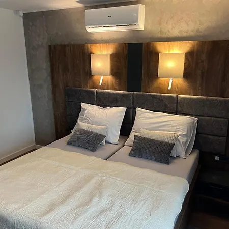 Apartman 4u *